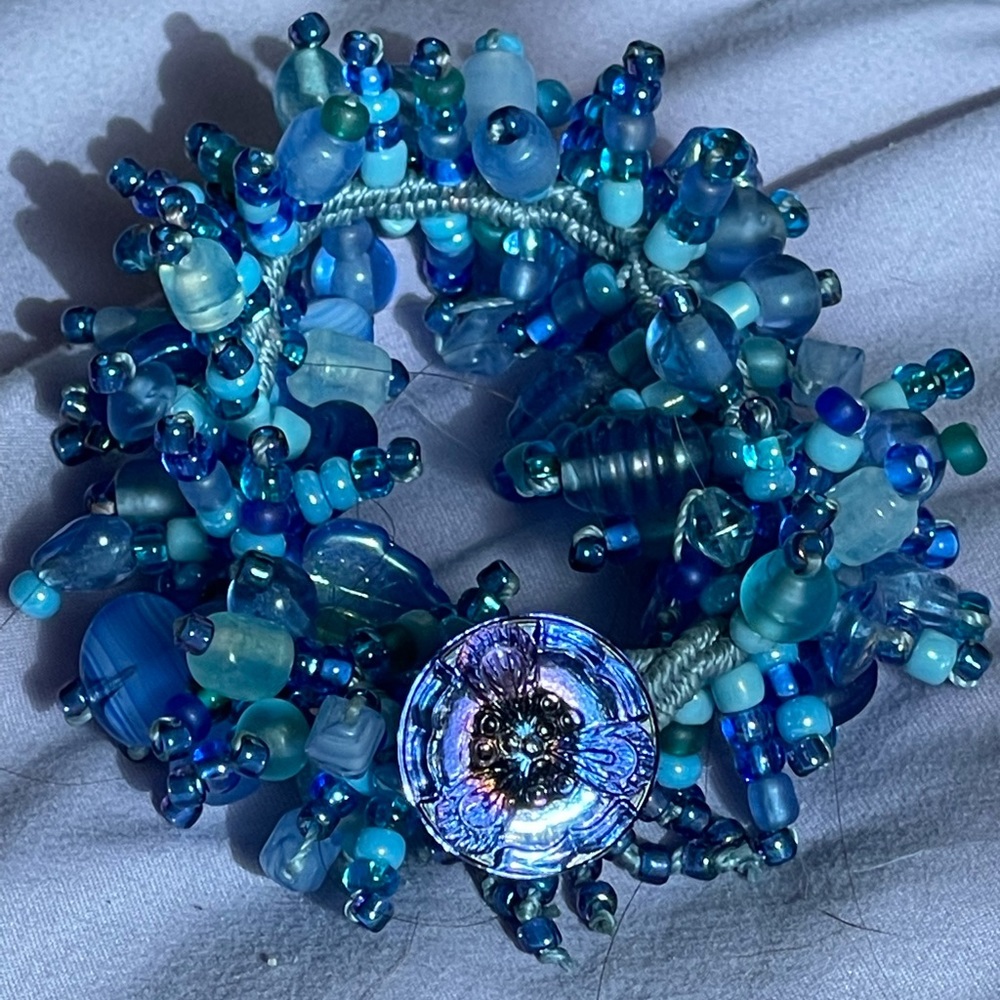 Gorgeous hand-crafted bead bracelet